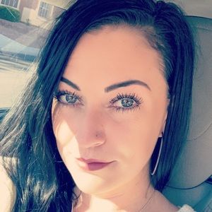 Meet your Posher, Noelle